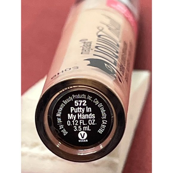 Wet n Wild- Megalast-Liquid Catsuit-Creme Liquid Eyeshadow-572 Putty In My Hands - Picture 8 of 10